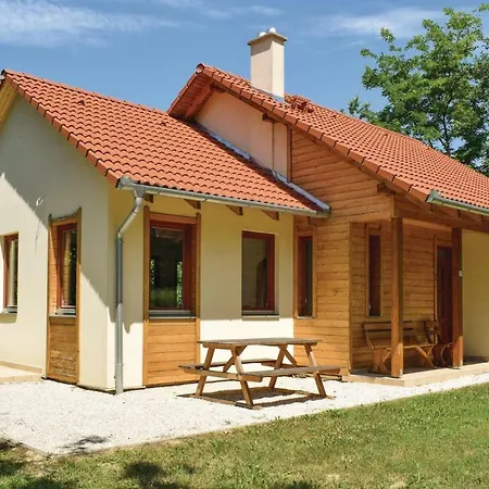 Four Bedroom Holiday In Szolad * Balatonszárszó
